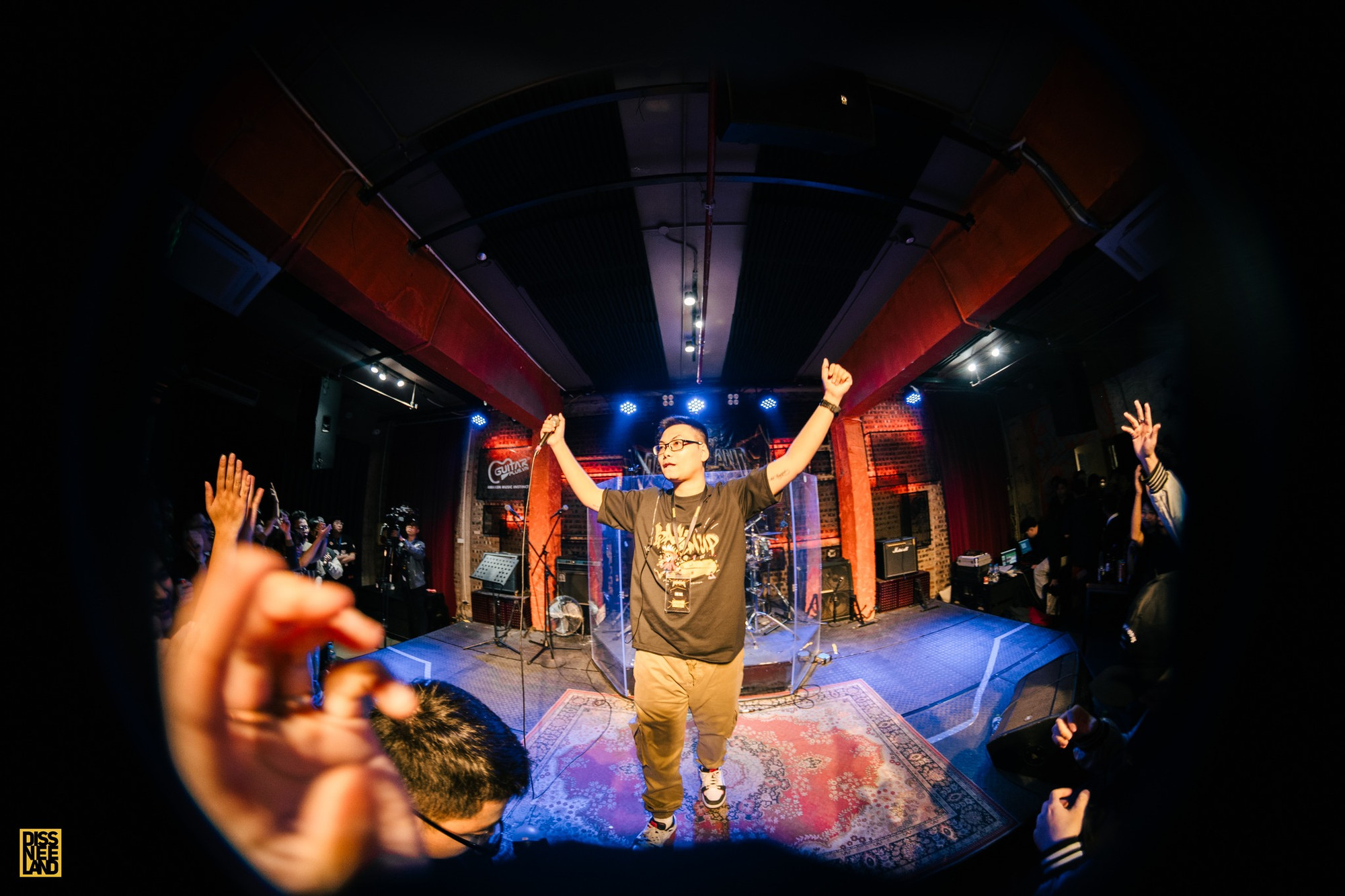 MC ILL cầu thị xử lý vụ việc để hạn chế tranh cãi.