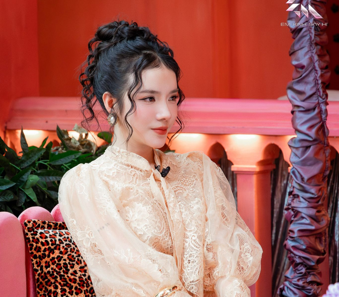 Đội Miu Lê trội lên khi cùng lúc có Tiên Tiên và LyLy. Đội Miu Lê trội lên khi cùng lúc có Tiên Tiên và LyLy.