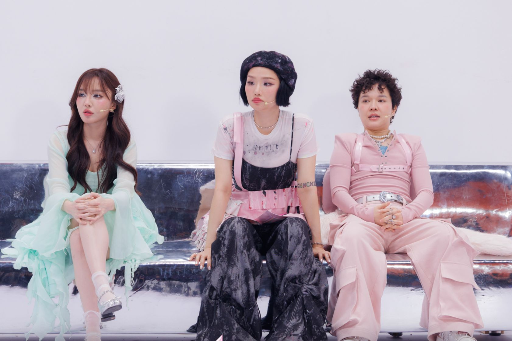 Miu Lê và Tiên Tiên an toàn, trong khi LyLy phải ra về.