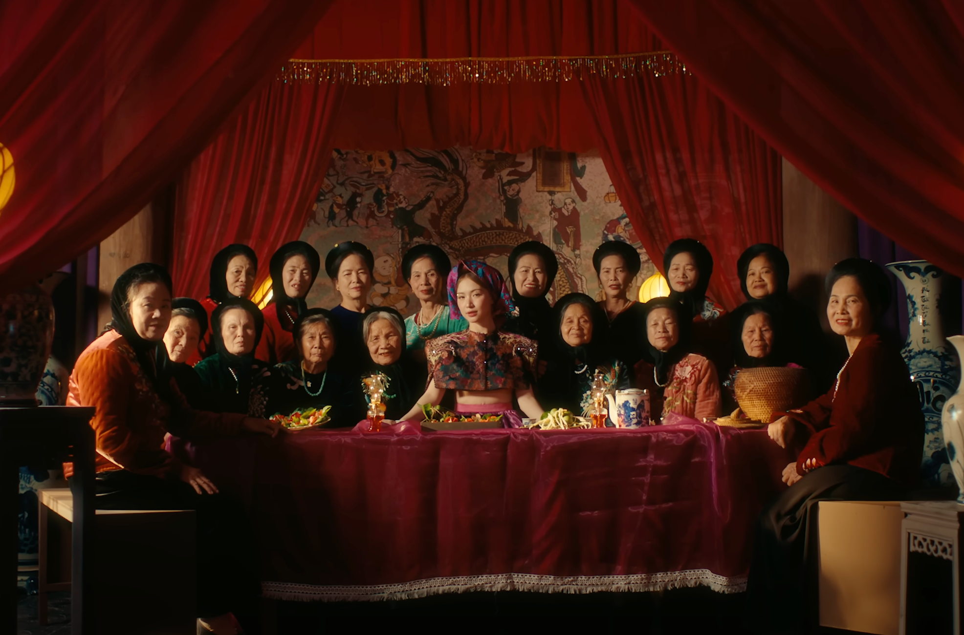 Giống Trúc Nhân, Hòa Minzy đang tập trung đầu tư cho các MV.