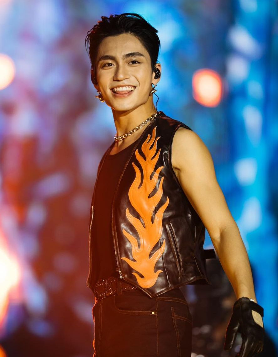 Vũ và Mono gặp khó khăn. Vũ và Mono gặp khó khăn.