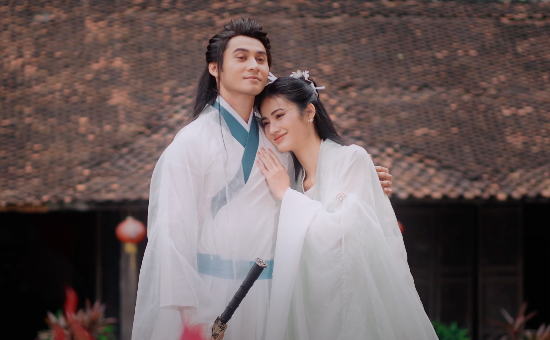 Đan Trường trở lại với MV sở trường màu sắc cổ trang.