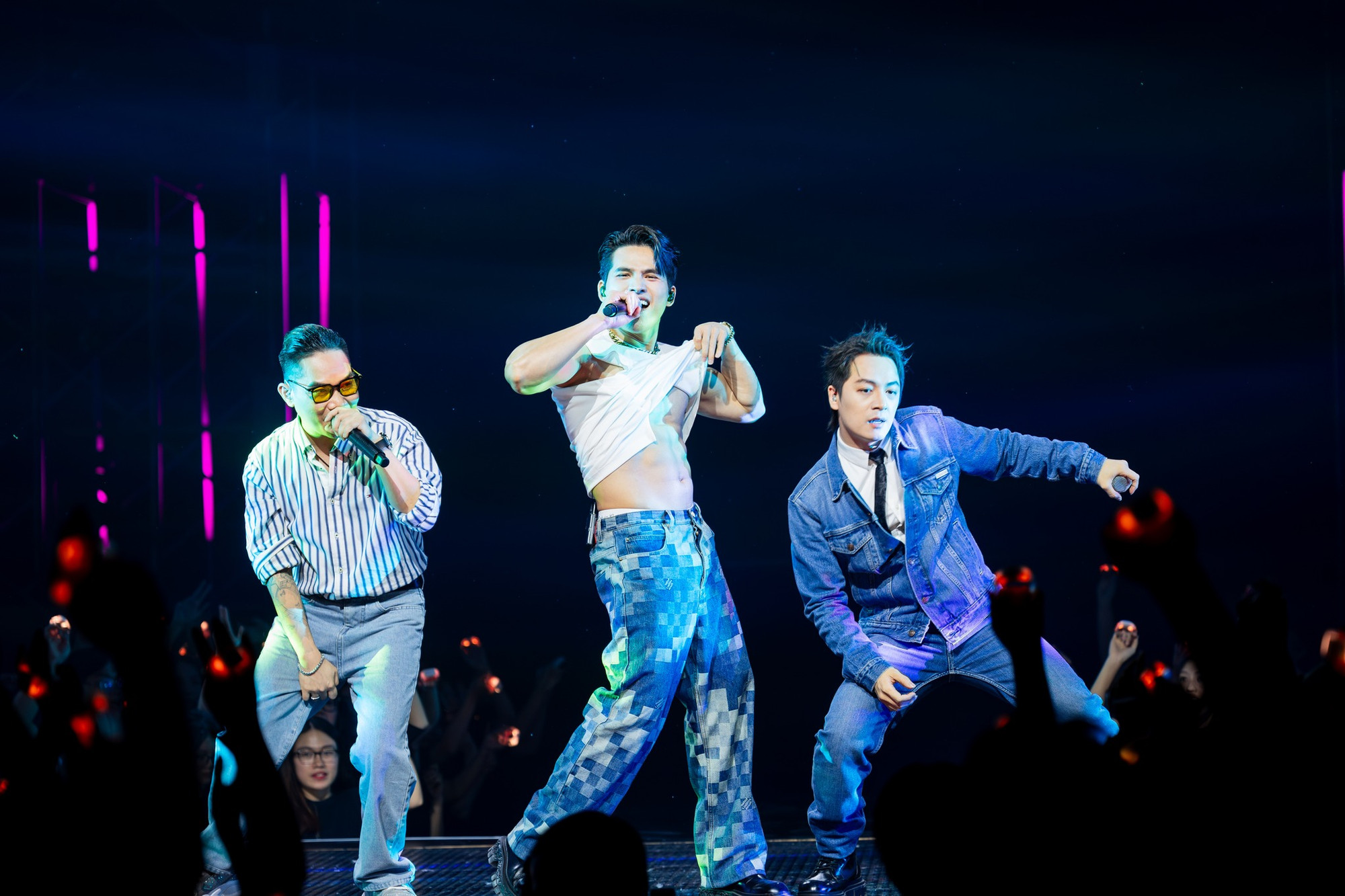 Phạm Khánh Hưng, Đăng Khôi tỏa sáng trở lại nhờ Anh trai vượt ngàn chông gai. Phạm Khánh Hưng, Đăng Khôi tỏa sáng trở lại nhờ Anh trai vượt ngàn chông gai.