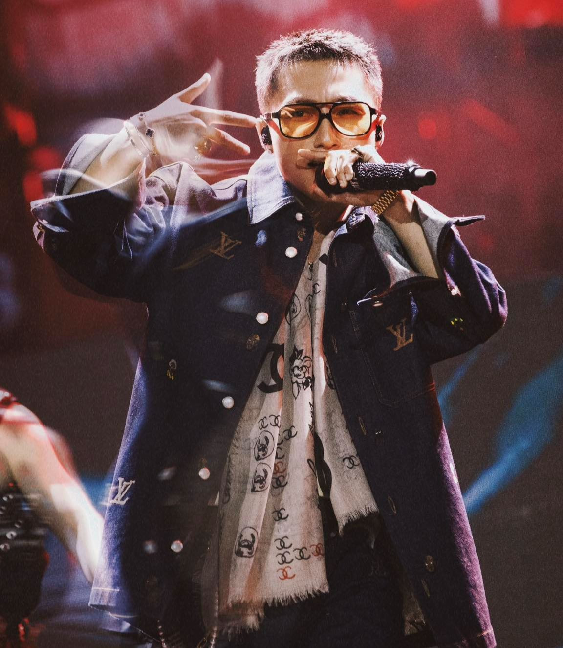 Mỗi lần xuất hiện, Sơn Tùng đều gây sốt. Mỗi lần xuất hiện, Sơn Tùng đều gây sốt.