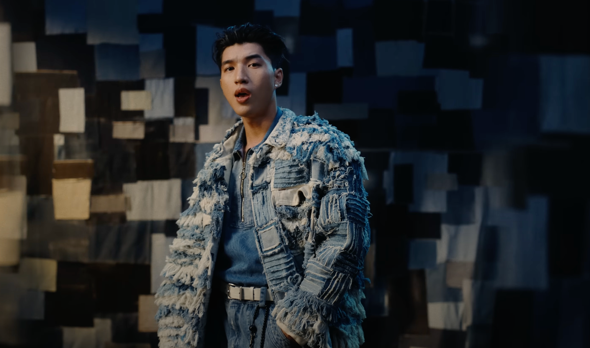 Từ âm nhạc đến MV, Hieuthuhai khiến khán giả nhớ lại âm nhạc của 10-20 năm trước.