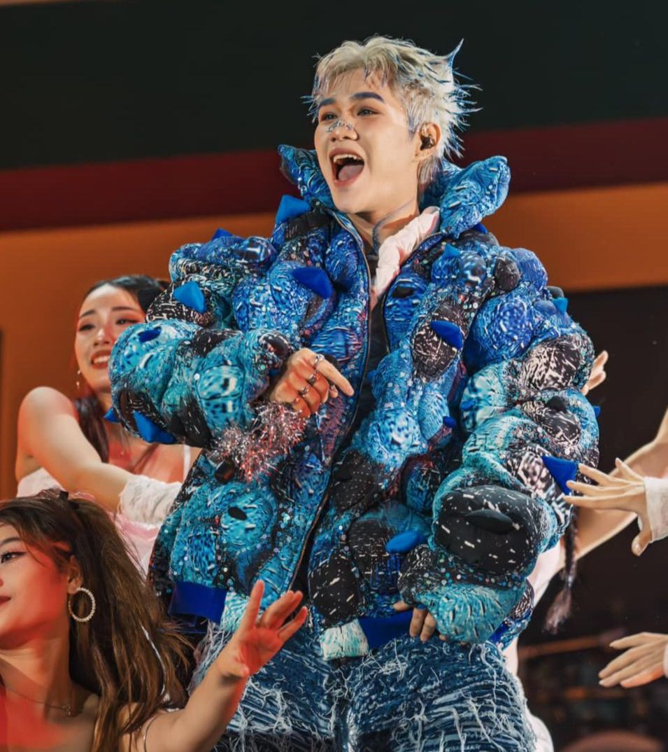 Captain và Pháp Kiều không còn là gương mặt mới.