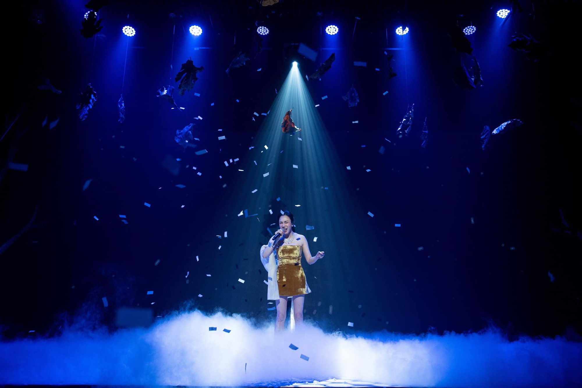 Sau thời gian dài trở lại, Hồ Quỳnh Hương cần làm nhiều điều để bắt kịp thị trường. Sau thời gian dài trở lại, Hồ Quỳnh Hương cần làm nhiều điều để bắt kịp thị trường.