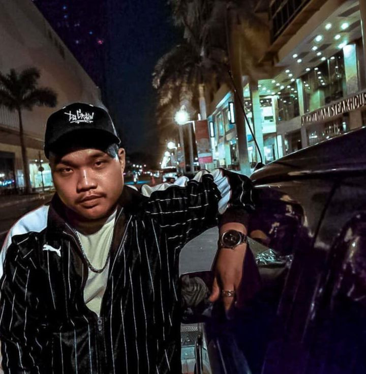 Blacka trở lại với âm nhạc gai góc của đường phố.