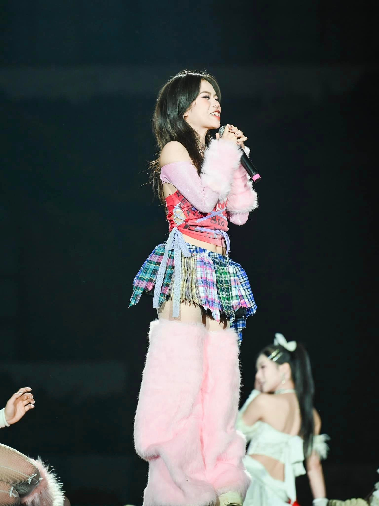 MCK và Tlinh khuynh đảo nhạc Việt năm 2023. MCK và Tlinh khuynh đảo nhạc Việt năm 2023.