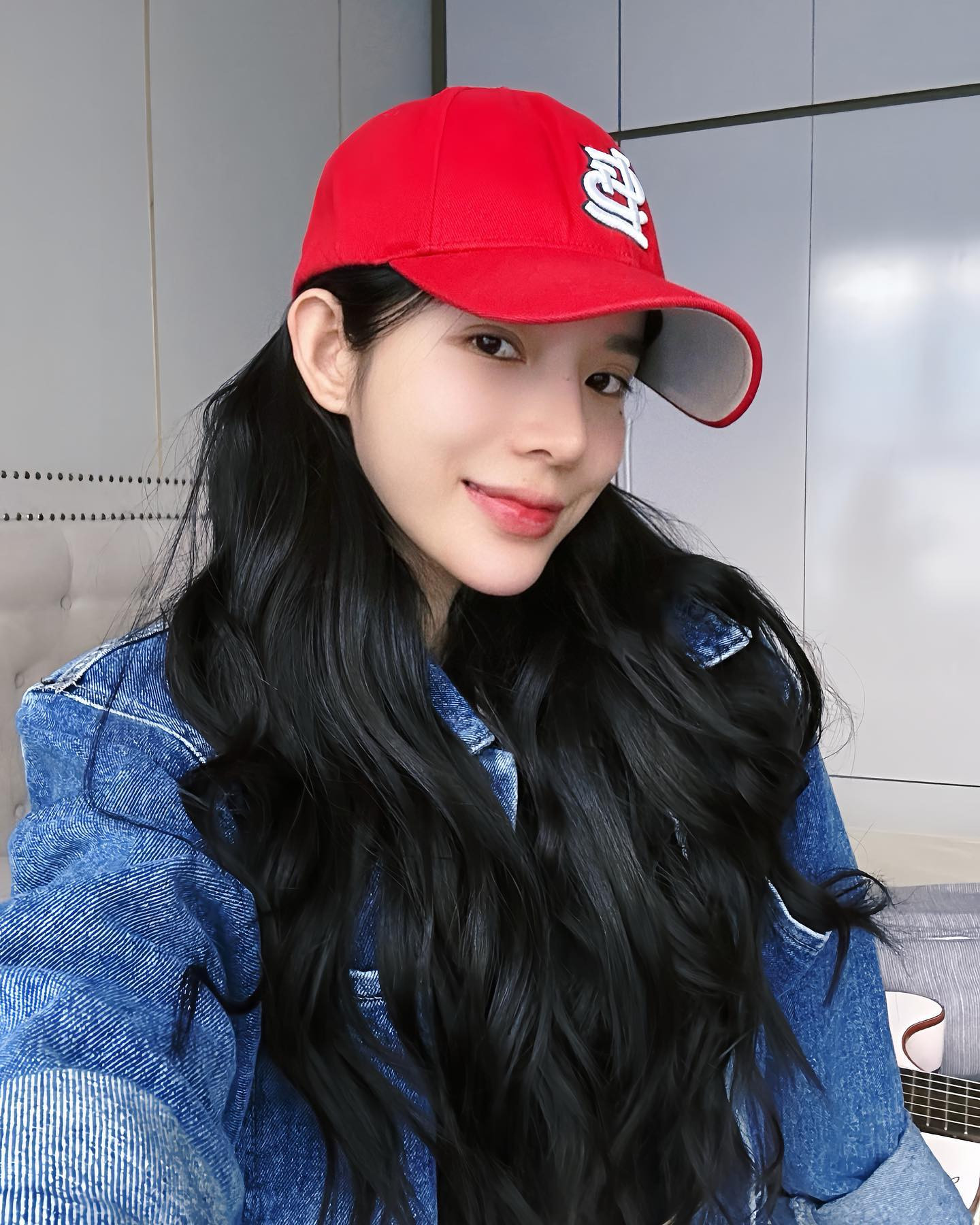 Orange và LyLy từng lùm xùm với Châu Đăng Khoa ở vụ việc tương tự. Orange và LyLy từng lùm xùm với Châu Đăng Khoa ở vụ việc tương tự.