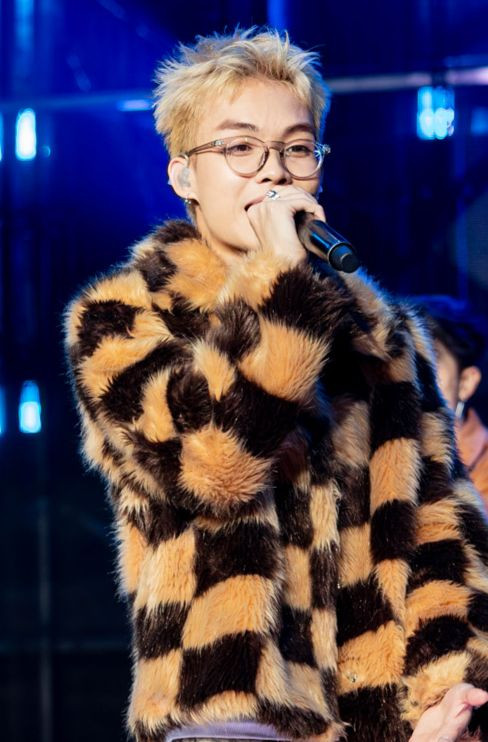 Âm nhạc của Dangrangto &quot;viral&quot; nhưng cũng lắm lùm xùm.