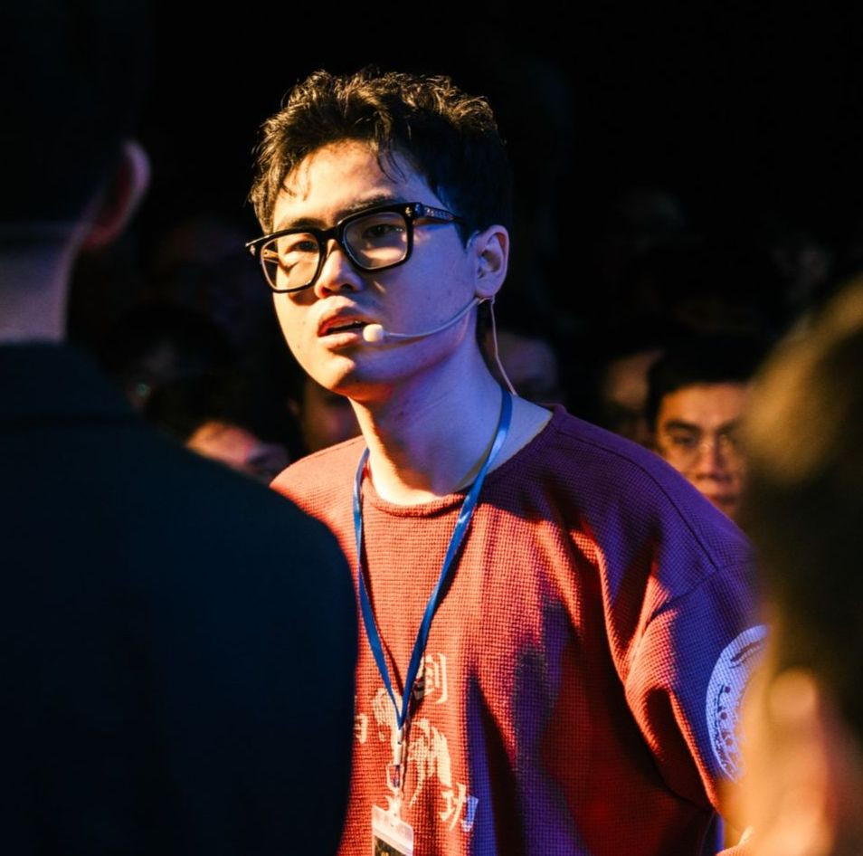 Hades (trái) nêu góc nhìn về tranh cãi trong rap Việt.