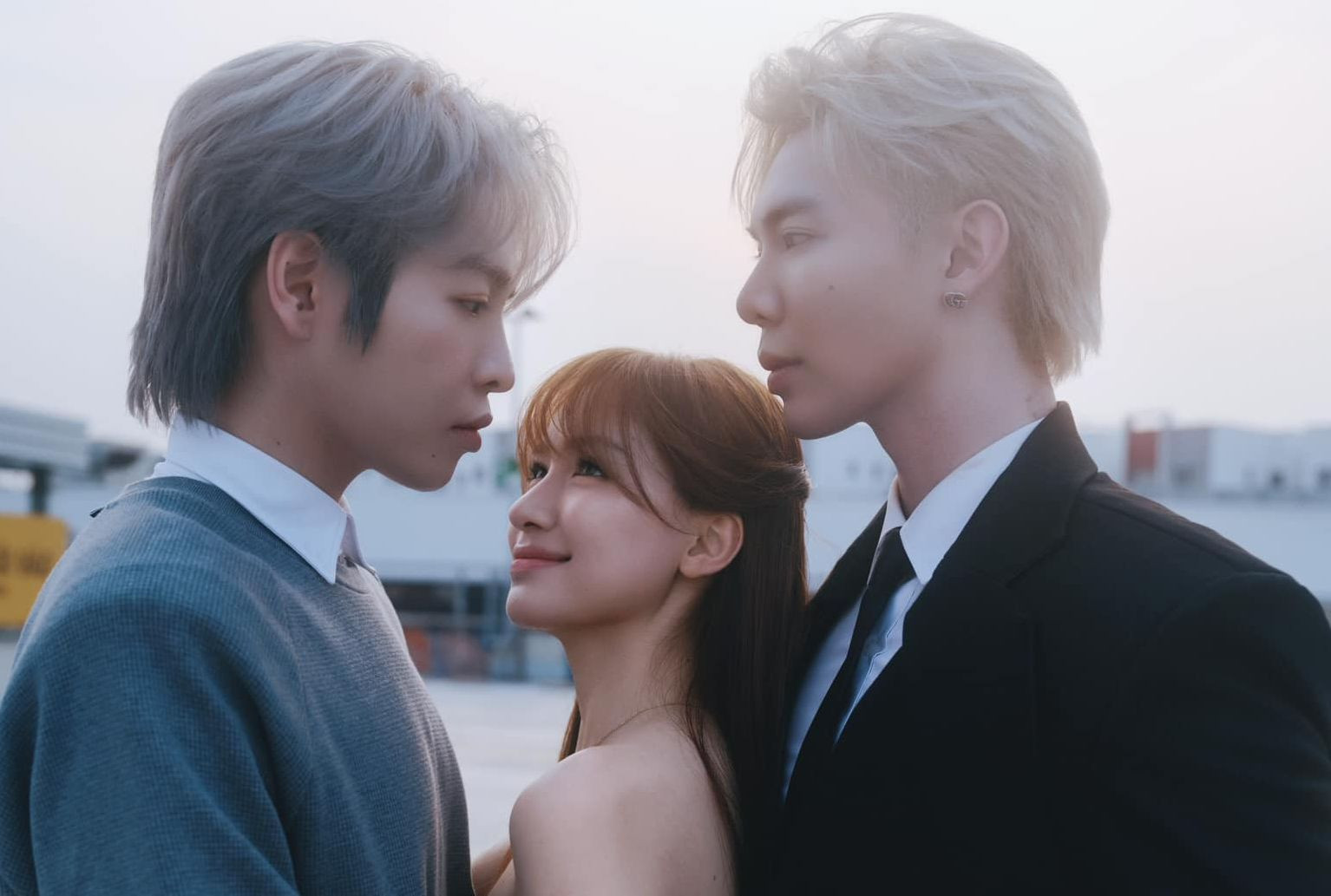 Cơn sốt Dù cho tận thế chưa hạ nhiệt sau gần một tuần ra mắt.