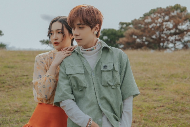 Quang Hùng từ Dễ đến dễ đi (trái) và lột xác ở MV gần nhất.