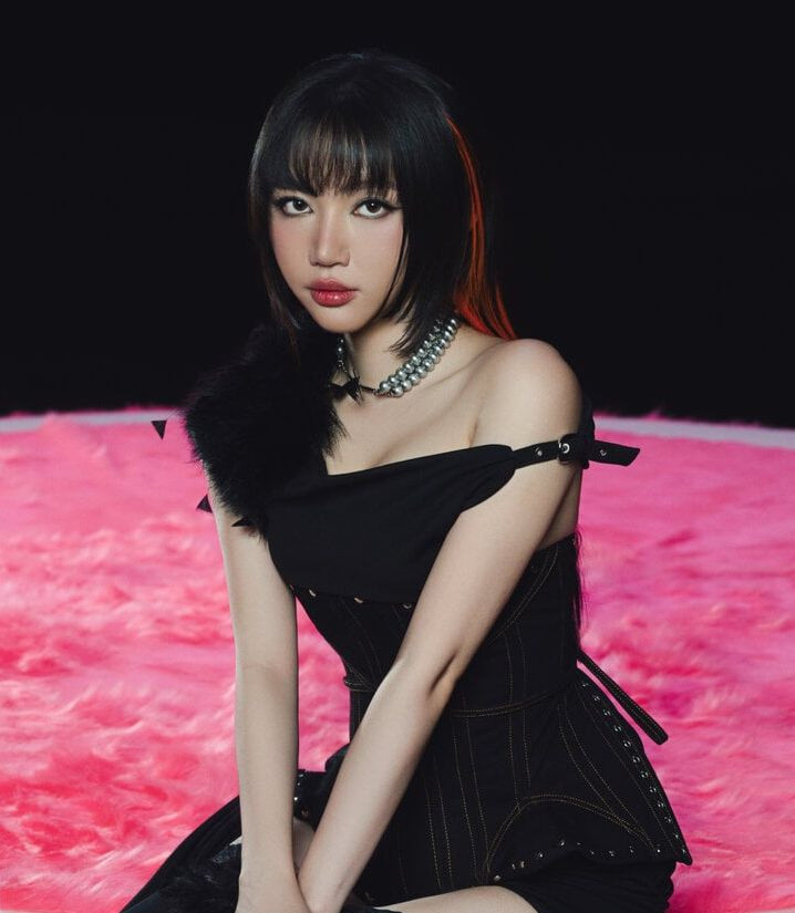 Orange và LyLy từng lùm xùm với Châu Đăng Khoa ở vụ việc tương tự. Orange và LyLy từng lùm xùm với Châu Đăng Khoa ở vụ việc tương tự.