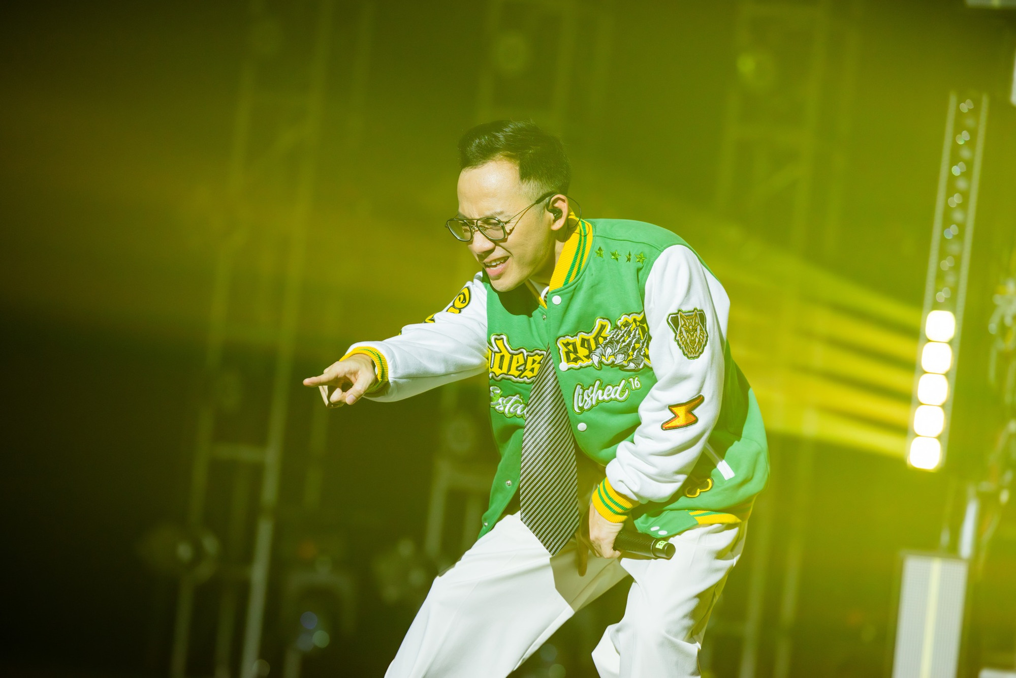 Tiến Đạt bùng nổ ở lần đầu xuất hiện show "Anh trai". Tiến Đạt bùng nổ ở lần đầu xuất hiện show "Anh trai".