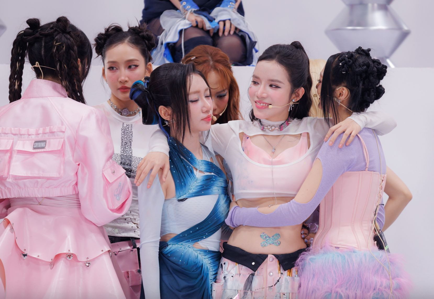 Miu Lê và Tiên Tiên an toàn, trong khi LyLy phải ra về.