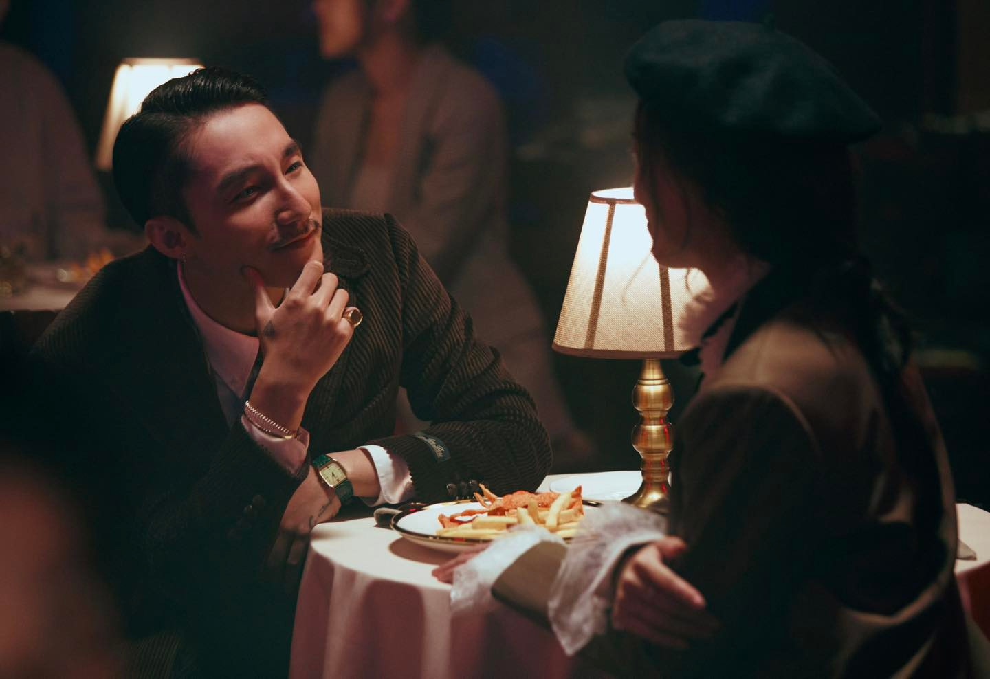 Sơn Tùng trong MV mới.