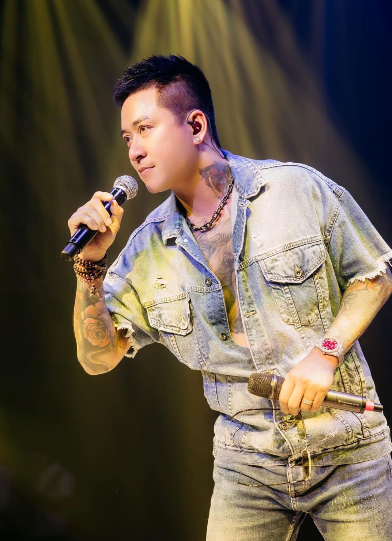 Tuấn Hưng vẫn giữ sức hút lớn ở tuổi 45.