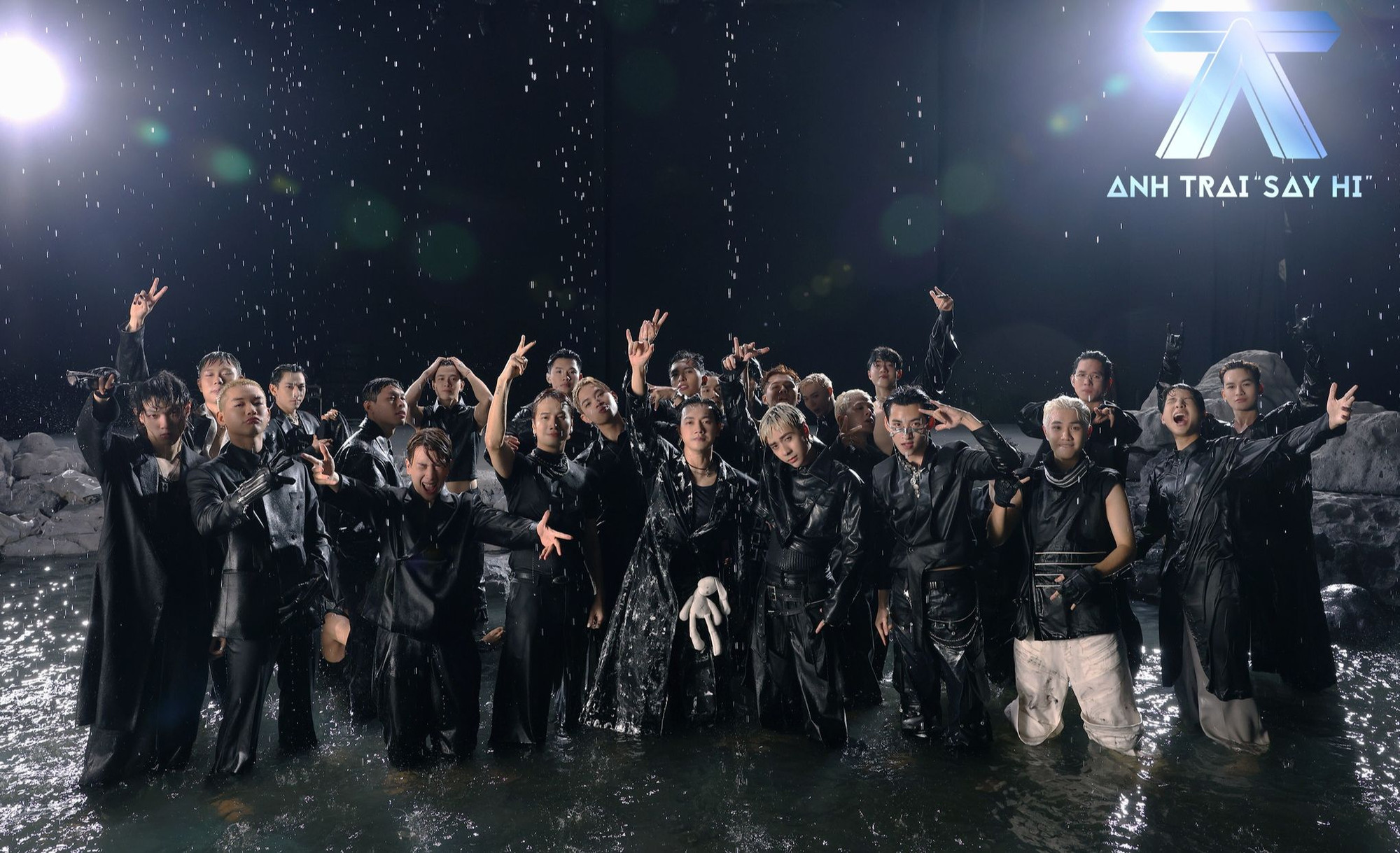 Hai game show "Anh trai" lên sóng là ẩn số cho cuộc cạnh tranh của nhạc Việt giai đoạn tới. Hai game show "Anh trai" lên sóng là ẩn số cho cuộc cạnh tranh của nhạc Việt giai đoạn tới.