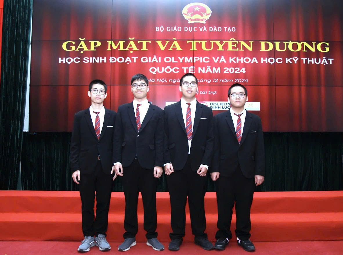 Từ những sân chơi nhỏ đến đấu trường quốc tế, Xuân Bách giữ vững phong độ ghi dấu ấn với thành tích cao nhất. Từ những sân chơi nhỏ đến đấu trường quốc tế, Xuân Bách giữ vững phong độ ghi dấu ấn với thành tích cao nhất.