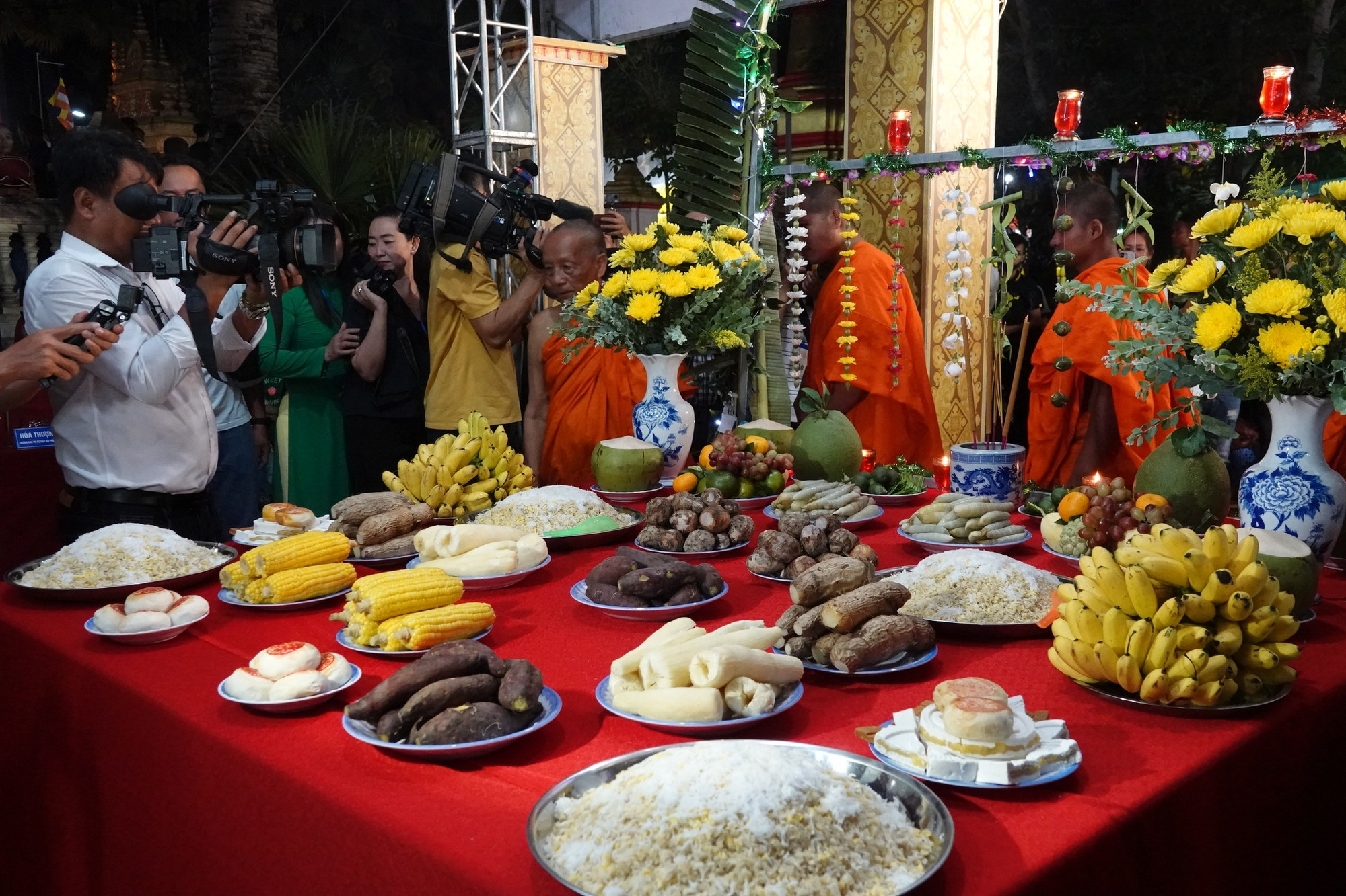 Bánh pía Sóc Trăng thể hiện sự giao hòa văn hóa của ba dân tộc Hoa, Khmer và Việt