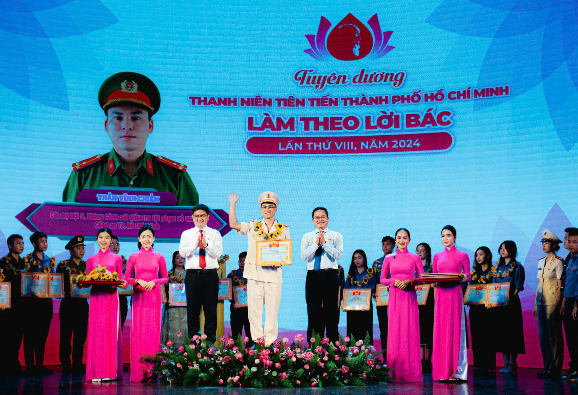 Anh Trần Vĩnh Chiến được tuyên dương Thanh niên tiên tiến TPHCM làm theo lời Bác năm 2024.