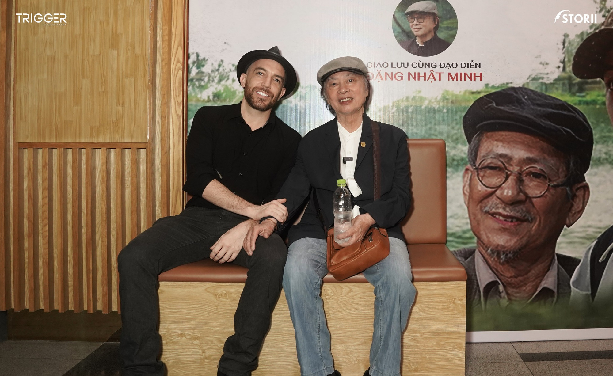 Nhà làm phim người Ý Martino Cipriani - một người yêu mến phim Đặng Nhật Minh đã nhận lời chỉnh màu cho bộ phim Hoa Nhài mà không lấy thù lao.