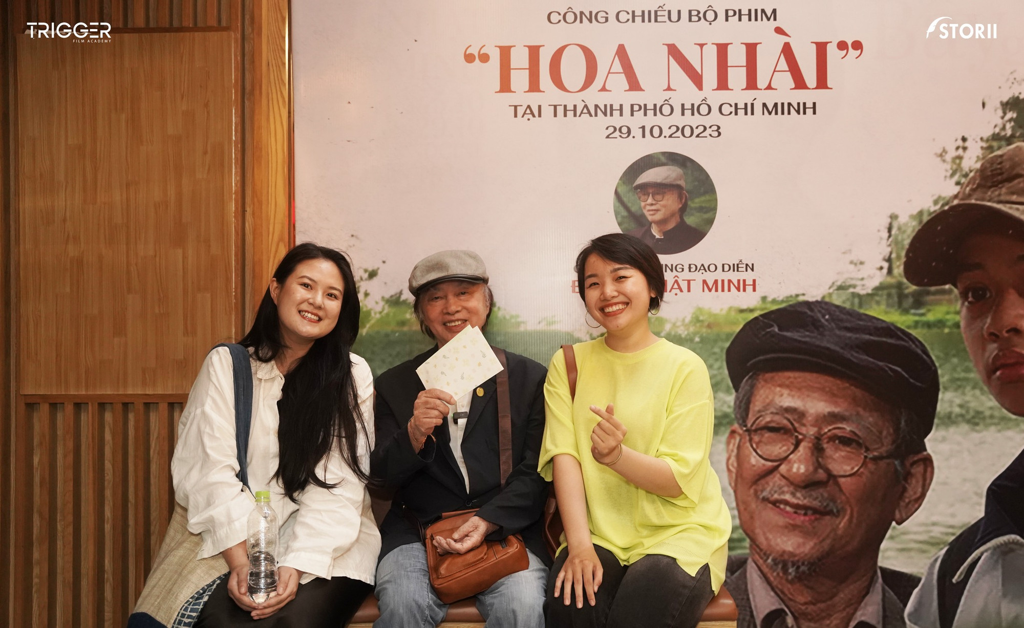 Hai bạn trẻ viết thư gửi đạo diễn Đặng Nhật Minh sau khi xem toàn bộ các phim trong tháng phim Bây giờ đã đến tháng Mười.