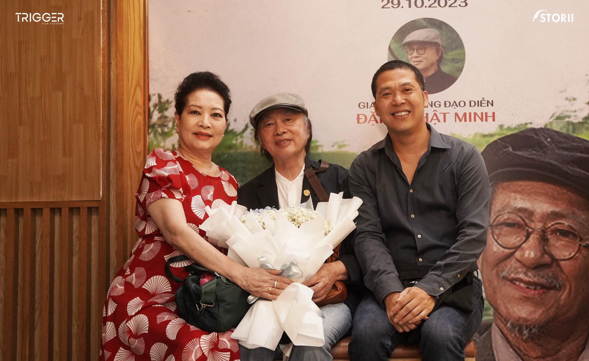 NSƯT Hà Xuyên (vai Liên trong phim Cô gái trên sông và đạo diễn Marcus Mạnh Cường Vũ.