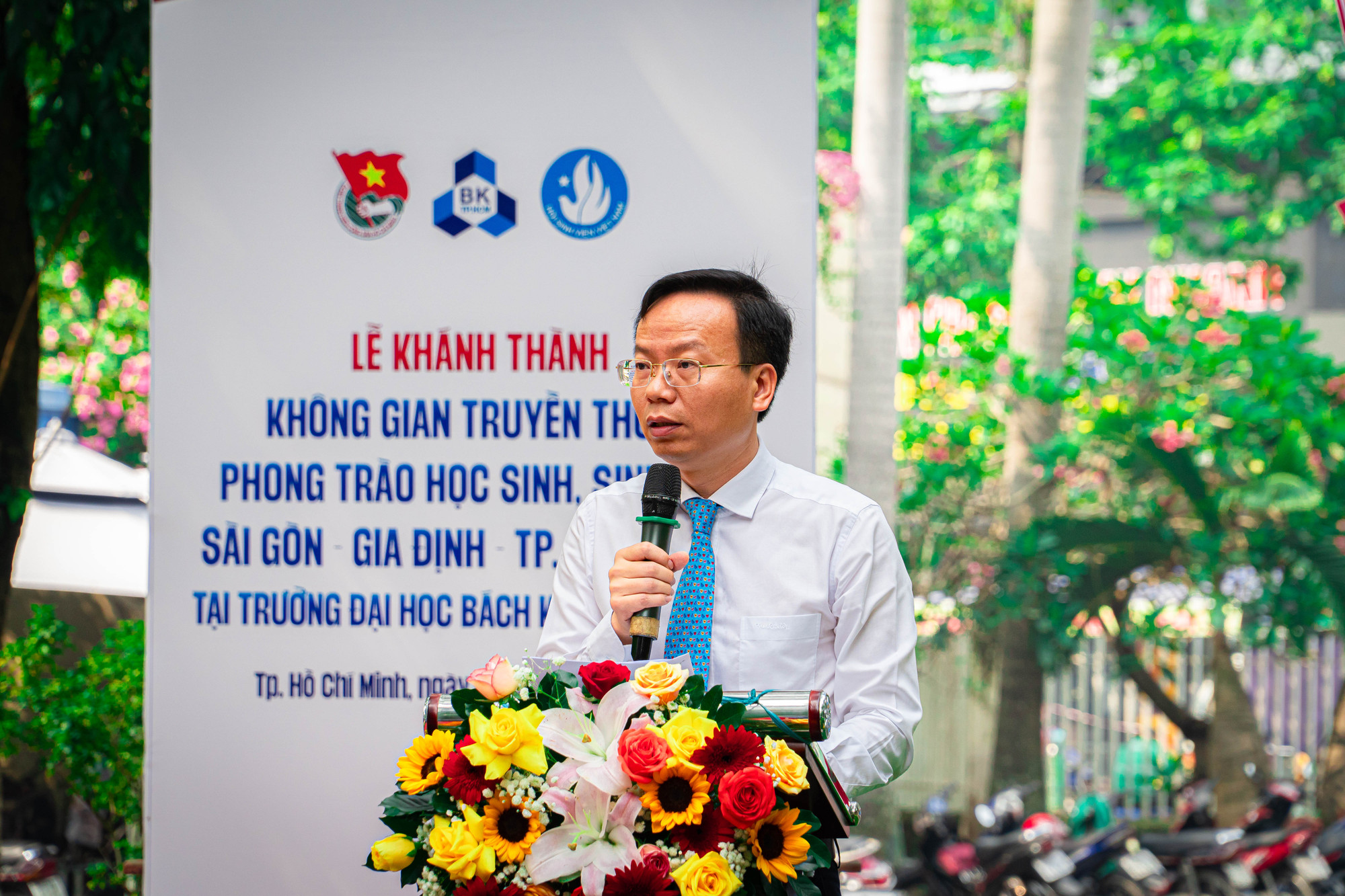 Các đại biểu tham dự buổi lễ. Các đại biểu tham dự buổi lễ.