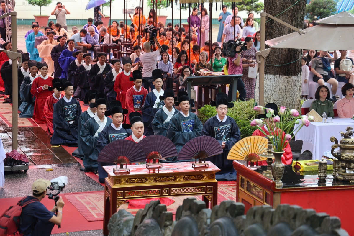 Lễ hội truyền thống là một trong những nguồn lực của Hà Nội.