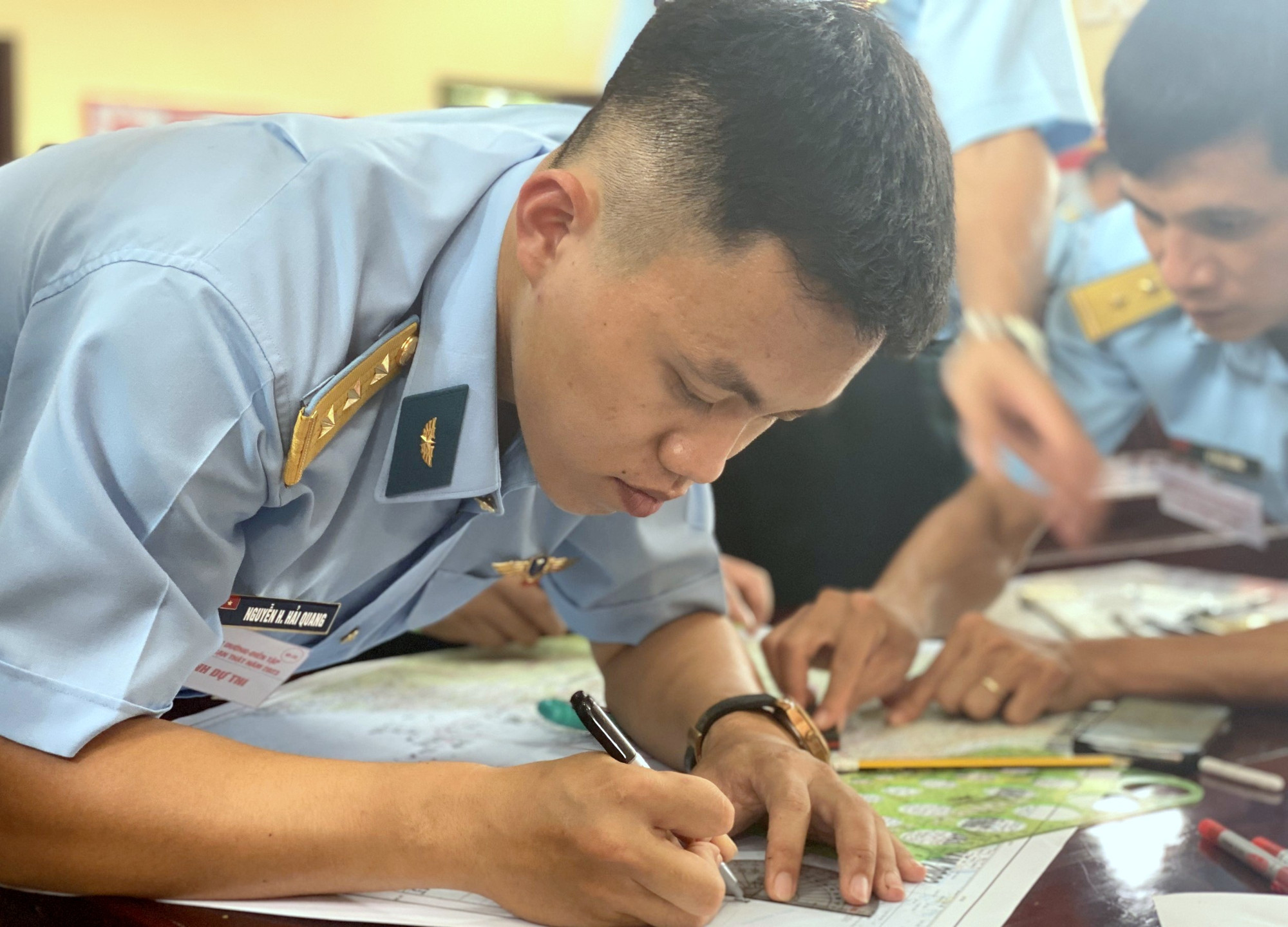 Đại úy Nguyễn Hoàng Hải Quang tham gia hội thi của đơn vị. Đại úy Nguyễn Hoàng Hải Quang tham gia hội thi của đơn vị.