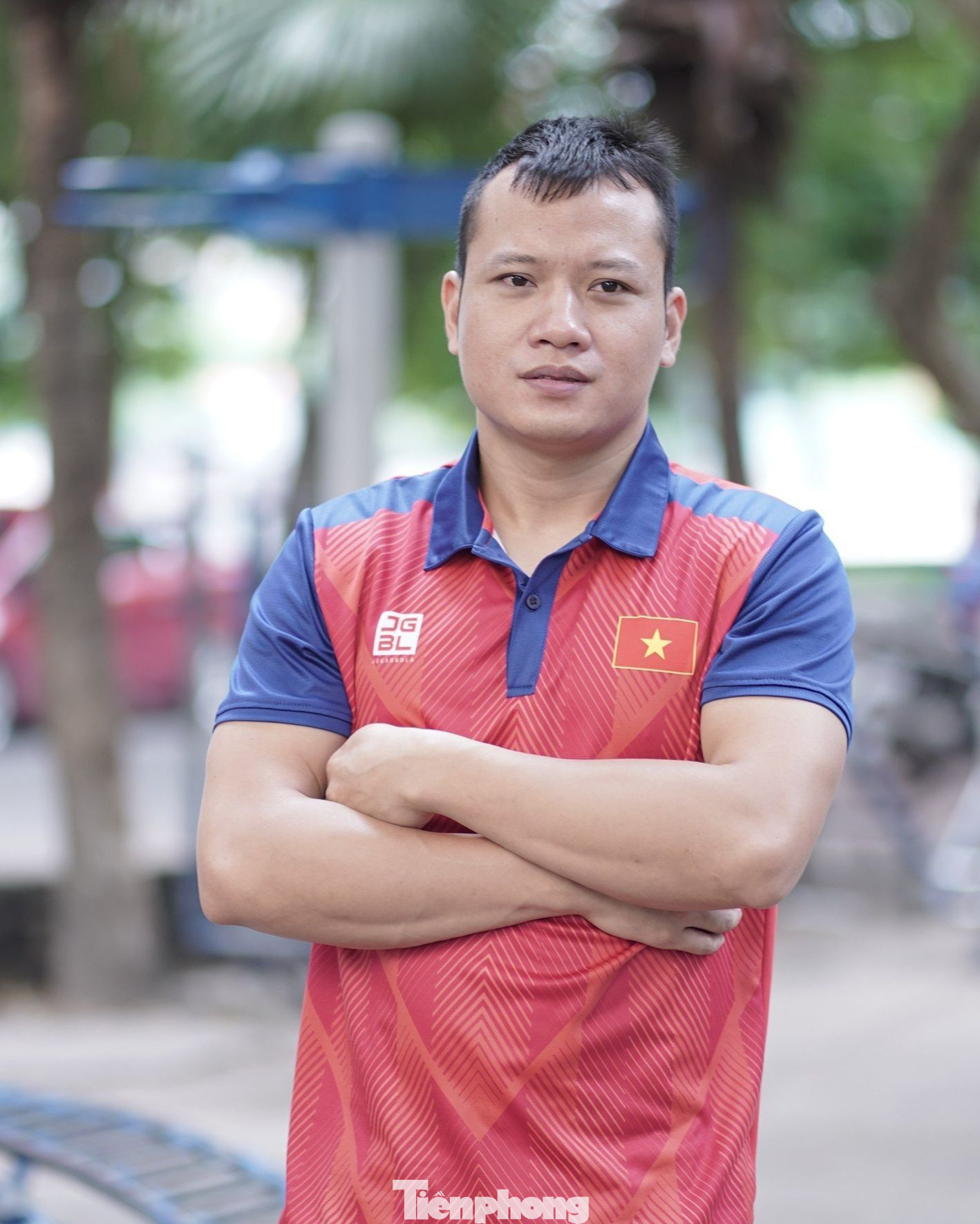 Tuổi thơ của Hanh là những ngày đau khổ vì sự kỳ thị và những trò đùa ác ý.