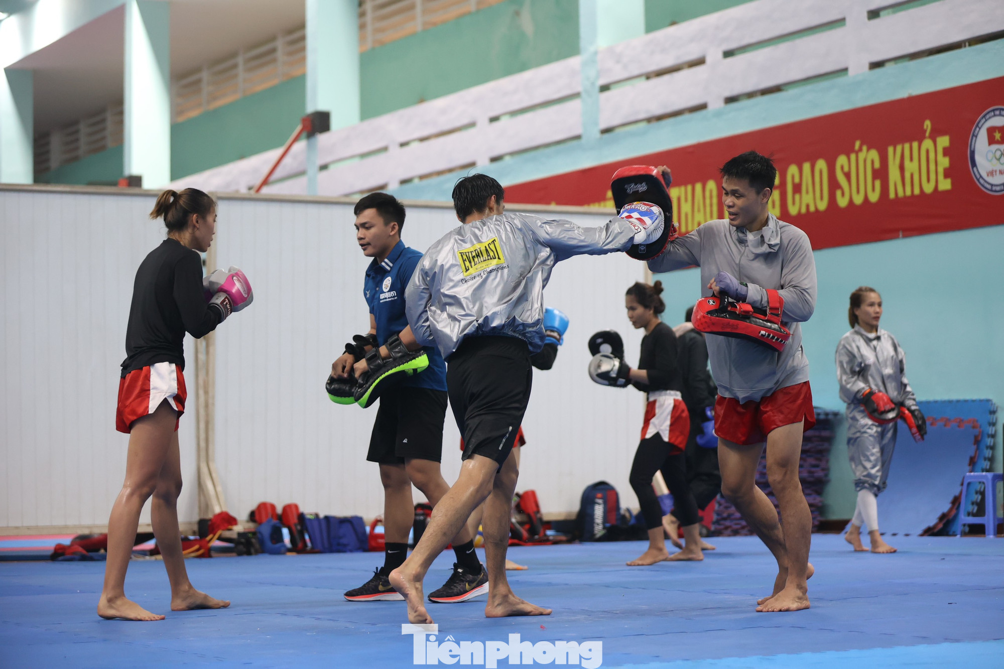 Đội tuyển Kun Bokator Việt Nam đã chơi xuất sắc ở giải "tiền SEA Games 32" với 3 HCV, 3 HCB và 3 HCĐ. Đội tuyển Kun Bokator Việt Nam đã chơi xuất sắc ở giải "tiền SEA Games 32" với 3 HCV, 3 HCB và 3 HCĐ.