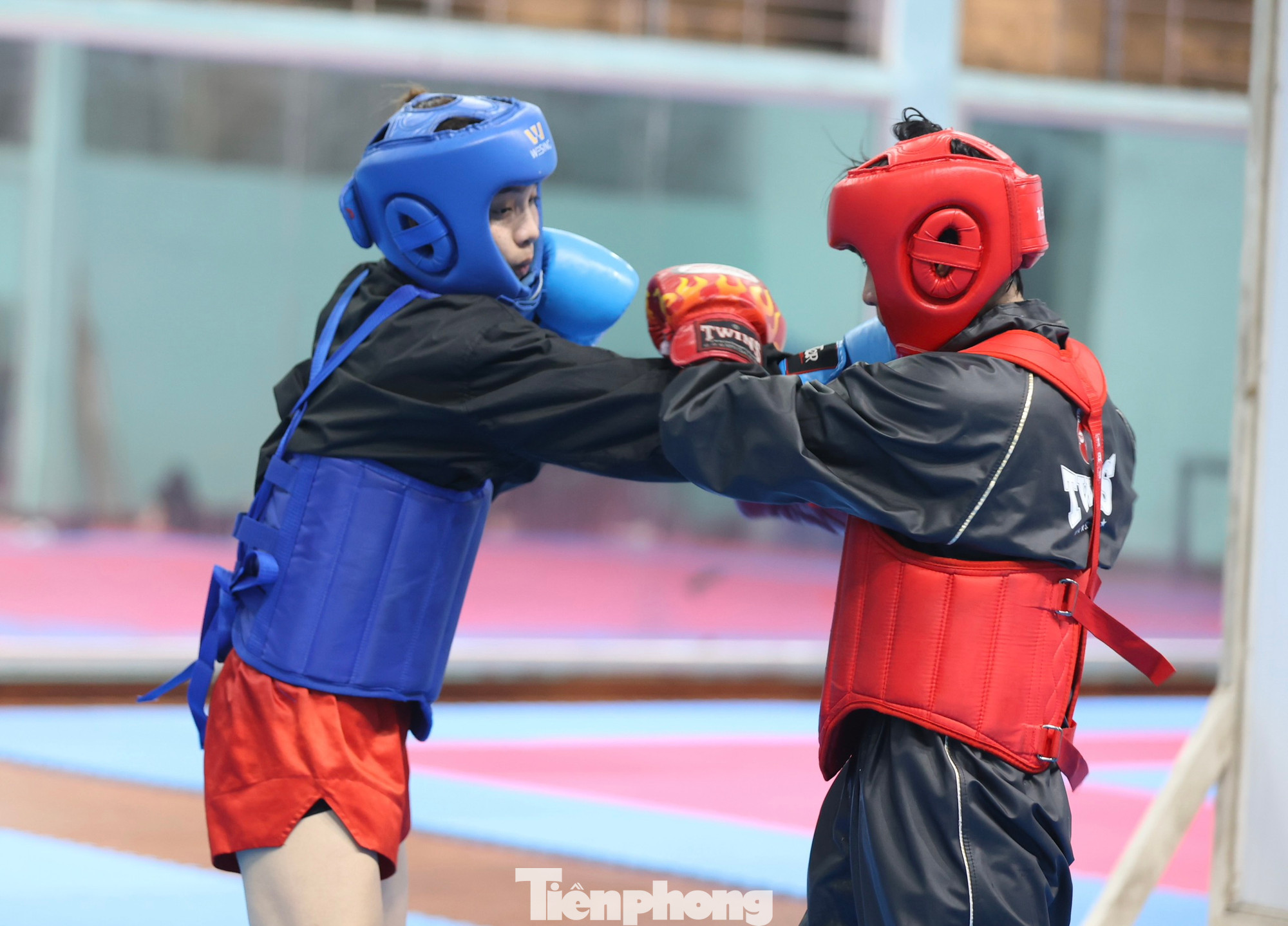 Kun Bokator có hệ thống đòn thế rất đa dạng, nhưng có nhiều nét tương đồng với võ cổ truyền Việt Nam. Kun Bokator có hệ thống đòn thế rất đa dạng, nhưng có nhiều nét tương đồng với võ cổ truyền Việt Nam.