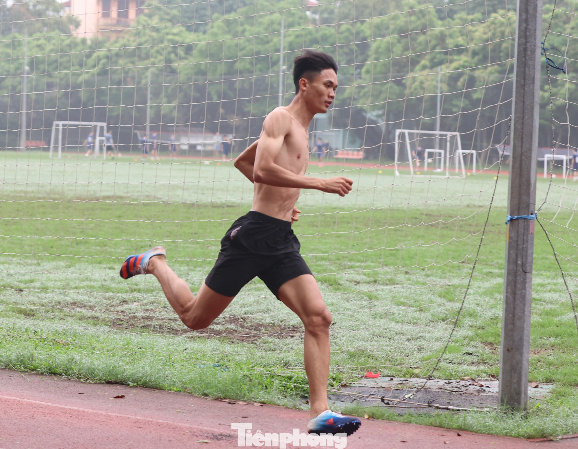 Mặc dù vậy, đội tuyển điền kinh vẫn quyết tâm vượt khó, sẵn sàng cho mọi thử thách. Mặc dù vậy, đội tuyển điền kinh vẫn quyết tâm vượt khó, sẵn sàng cho mọi thử thách.