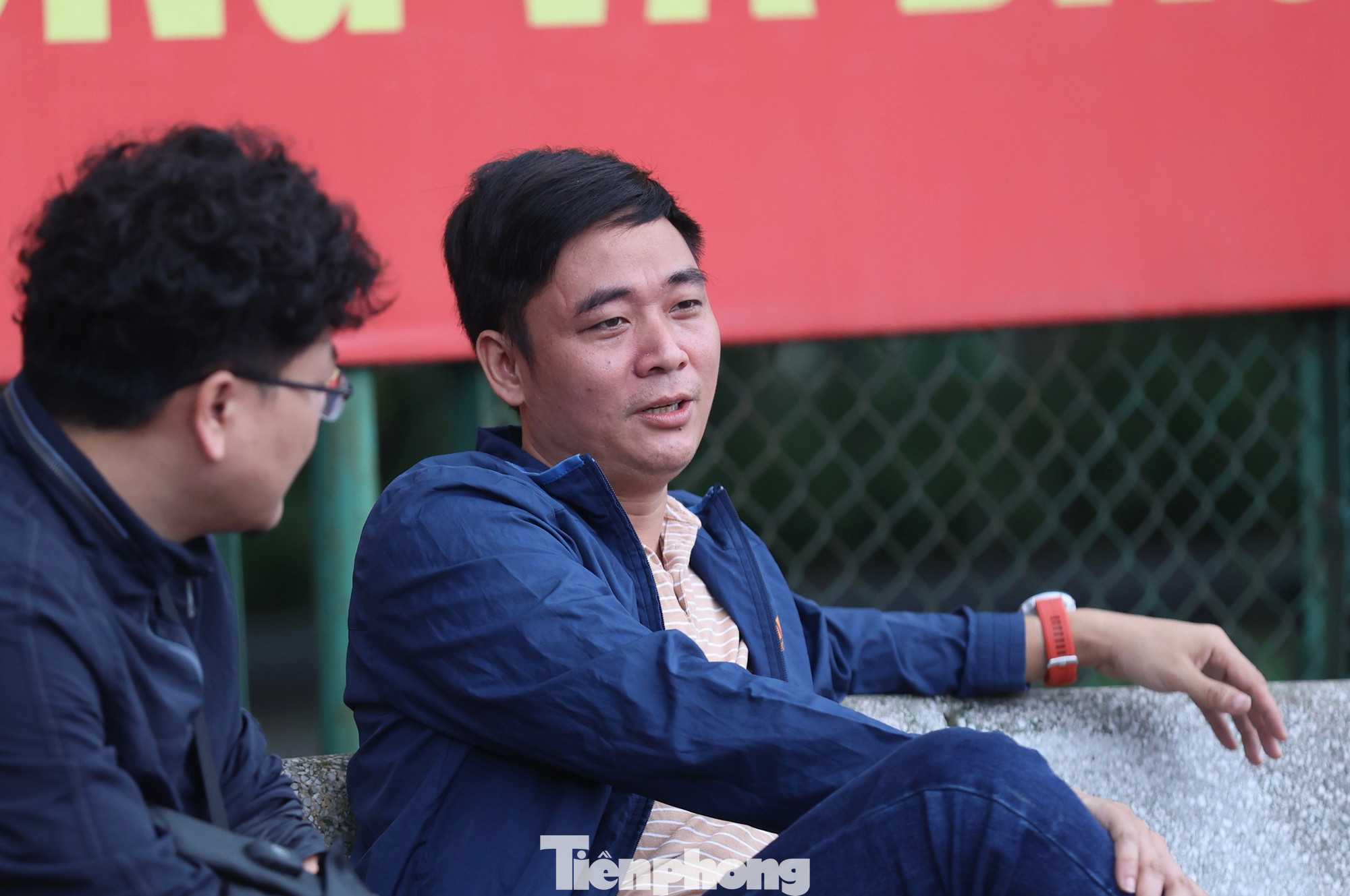 HLV Nguyễn Mạnh Hiếu nói rằng thời tiết cũng là một vấn đề với tuyển điền kinh, bởi Campuchia vào tháng 5 là khí hậu nóng khô, nhiệt độ rất cao, trái ngược với thời tiết hiện tại ở Hà Nội. HLV Nguyễn Mạnh Hiếu nói rằng thời tiết cũng là một vấn đề với tuyển điền kinh, bởi Campuchia vào tháng 5 là khí hậu nóng khô, nhiệt độ rất cao, trái ngược với thời tiết hiện tại ở Hà Nội.