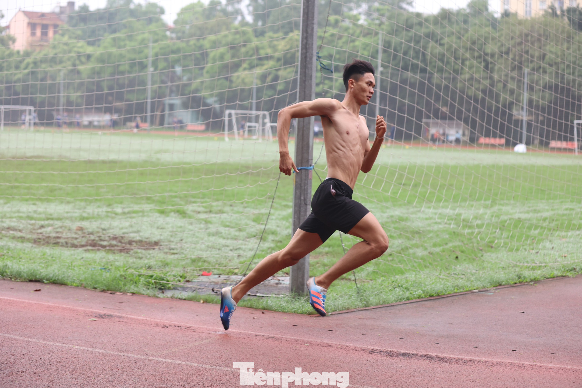 Mặc dù vậy, đội tuyển điền kinh vẫn quyết tâm vượt khó, sẵn sàng cho mọi thử thách. Mặc dù vậy, đội tuyển điền kinh vẫn quyết tâm vượt khó, sẵn sàng cho mọi thử thách.