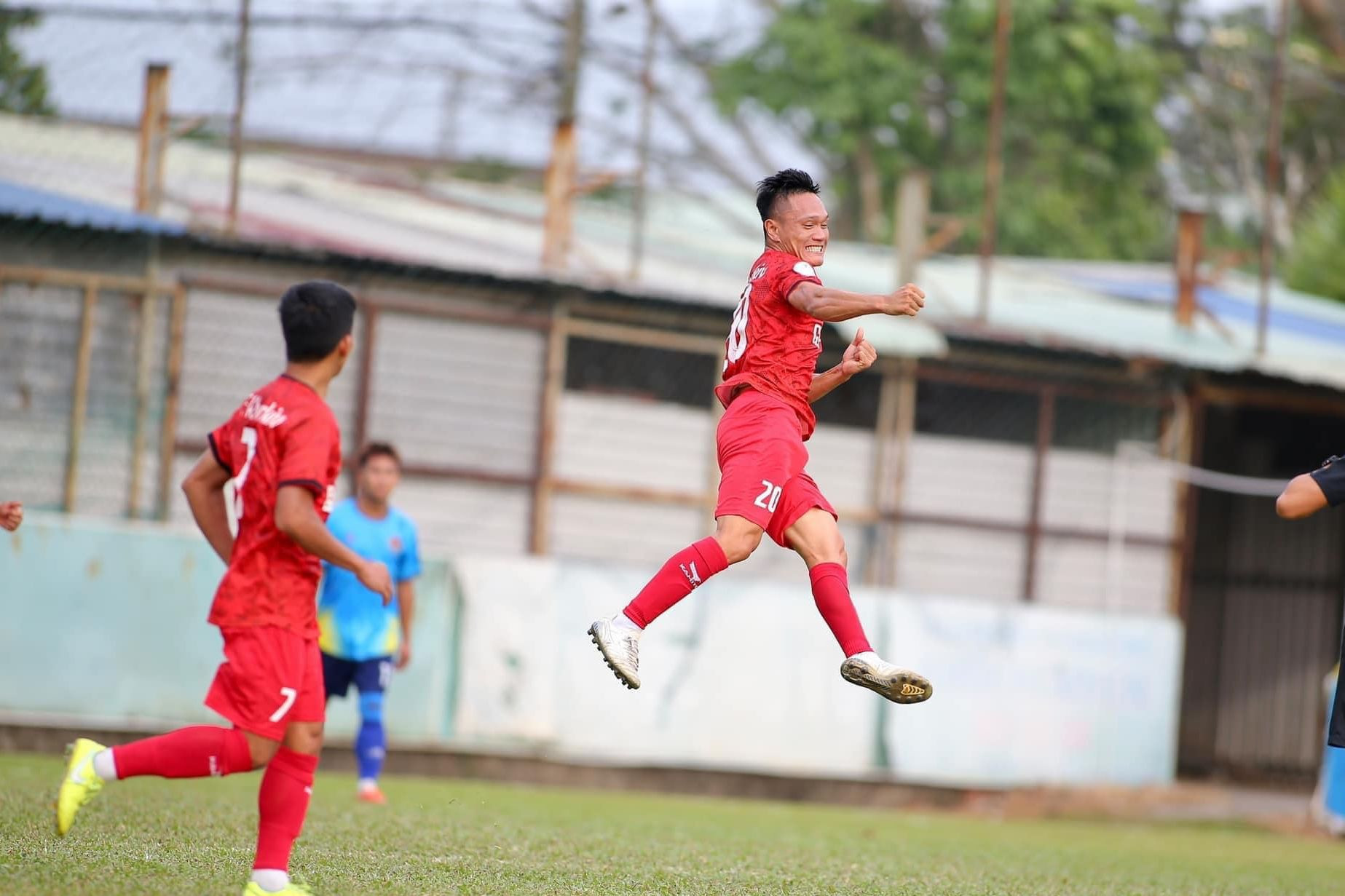 Quang Hùng luôn mơ ước về một lần tái xuất, làm lại sự nghiệp còn dang dở.