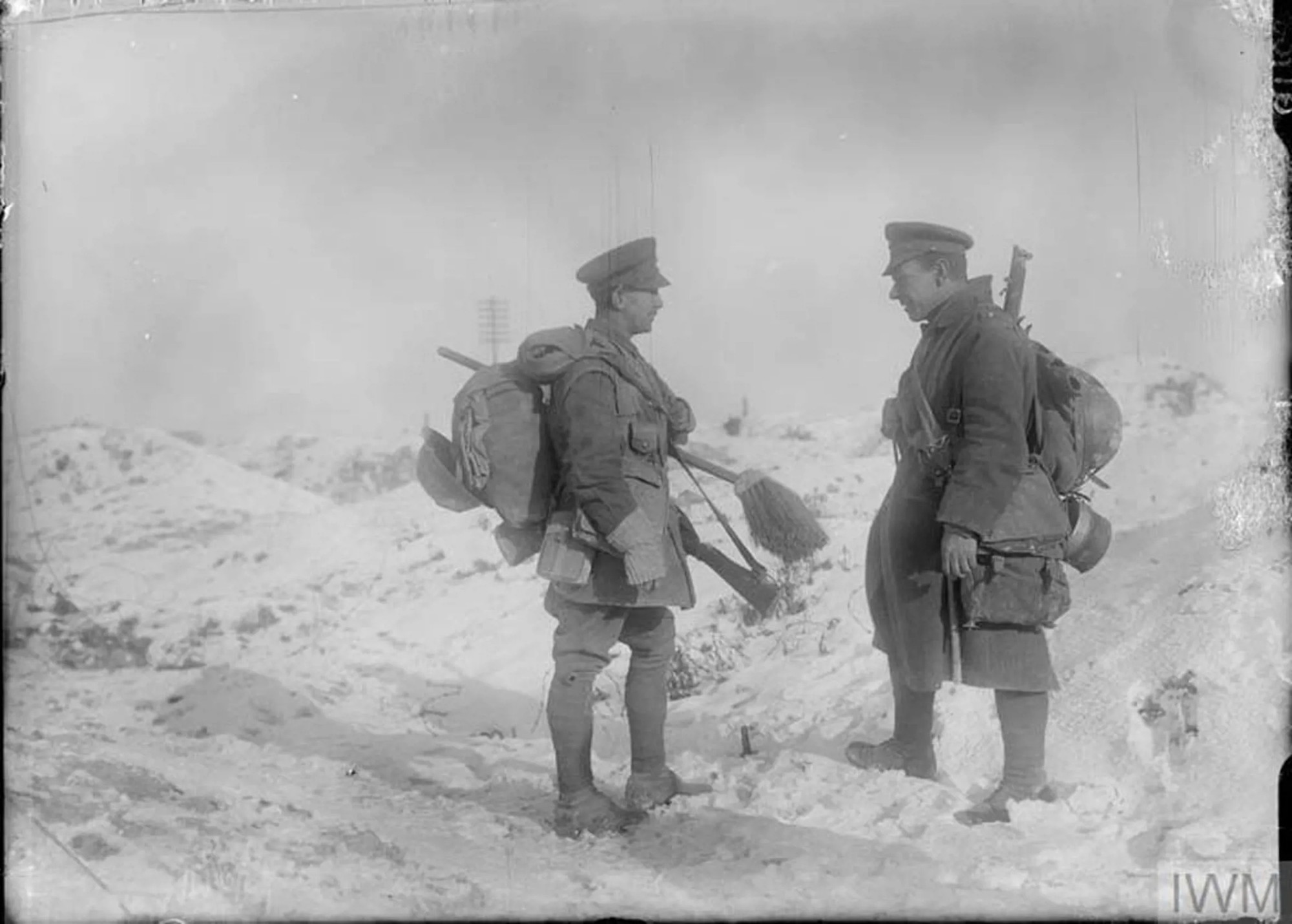 Những người lính Anh ở Mặt trận phía Tây vào mùa đông tuyết trắng.