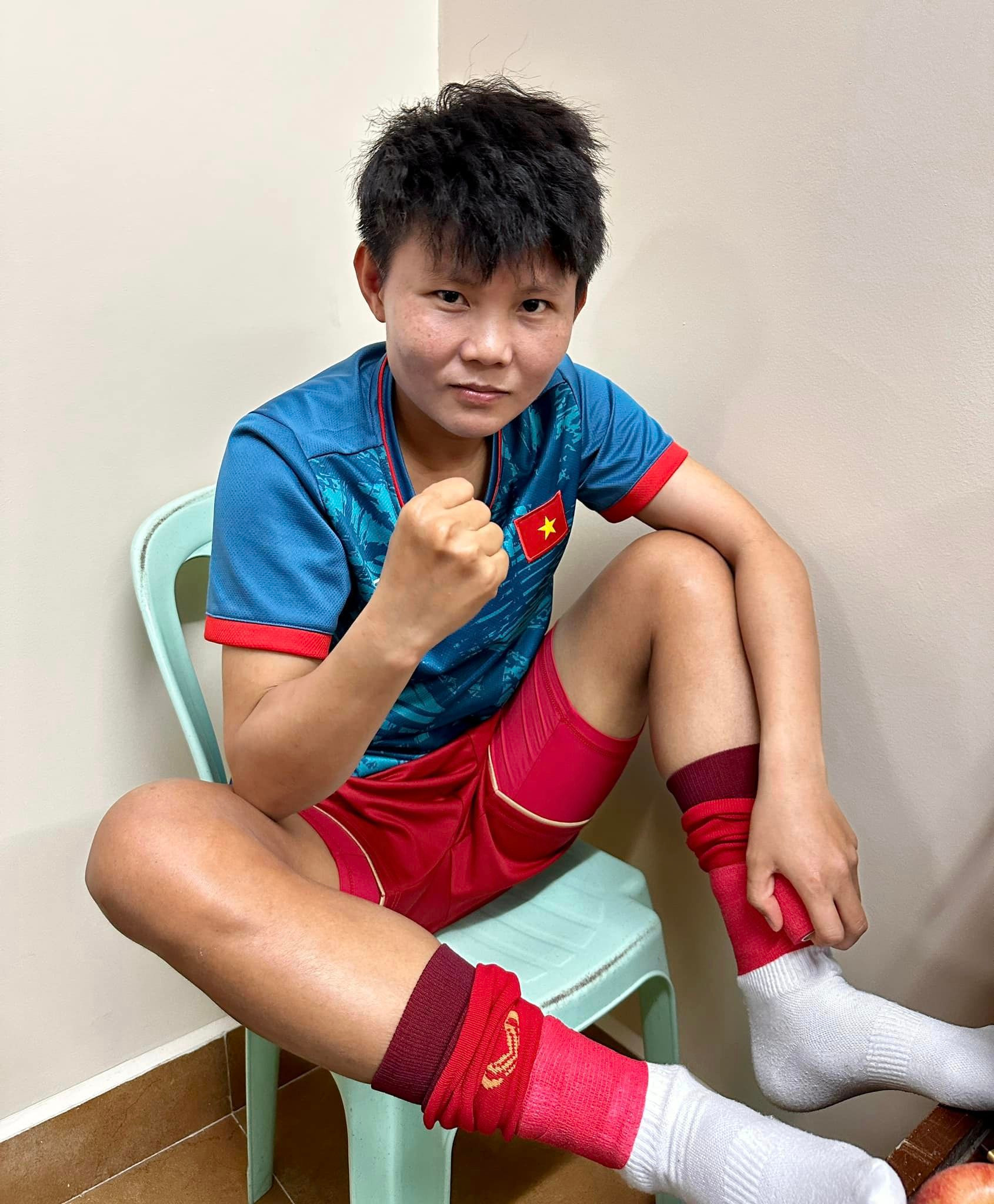 Bích Thùy vốn rất mạnh mẽ, nhưng không phải khi rơi vào trải nghiệm tồi tệ nhất cuộc đời. Bích Thùy vốn rất mạnh mẽ, nhưng không phải khi rơi vào trải nghiệm tồi tệ nhất cuộc đời.