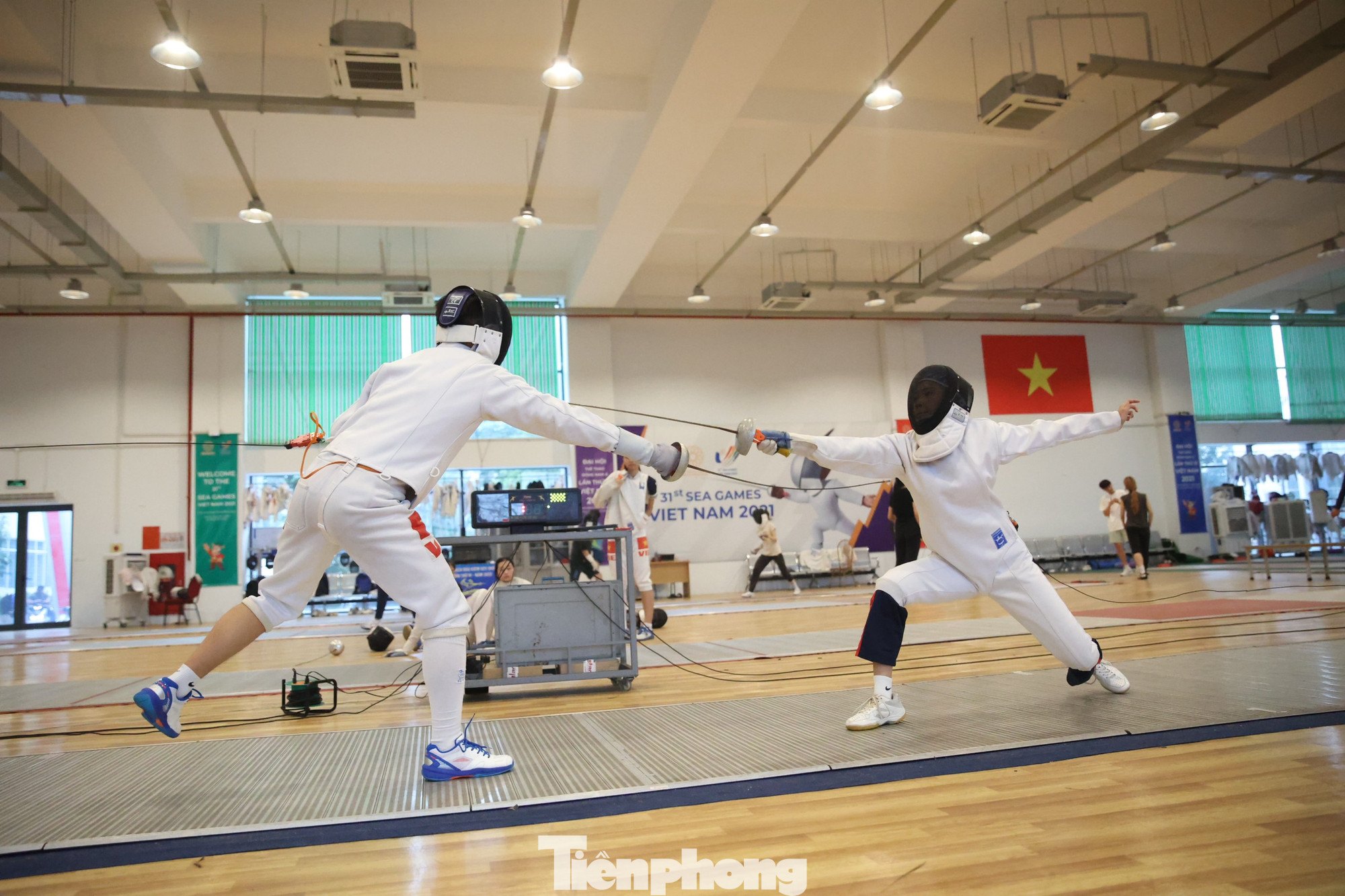 Tất cả tập trung duy nhất vào từng đường kiếm, nỗ lực cải thiện bản thân. Tất cả tập trung duy nhất vào từng đường kiếm, nỗ lực cải thiện bản thân.