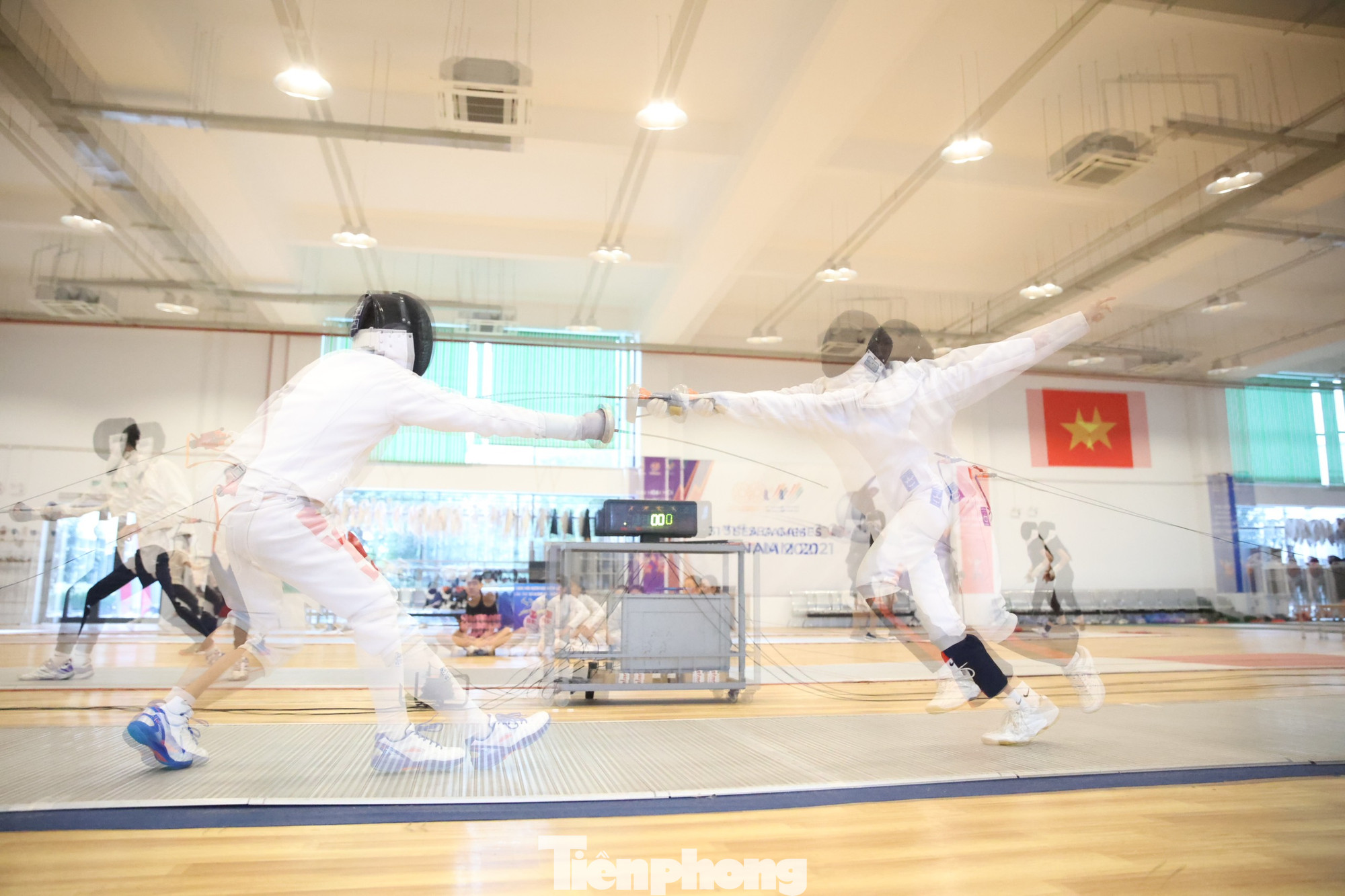 Những đường kiếm đẹp mê hồn được các kiếm sỹ tạo ra. Những đường kiếm đẹp mê hồn được các kiếm sỹ tạo ra.