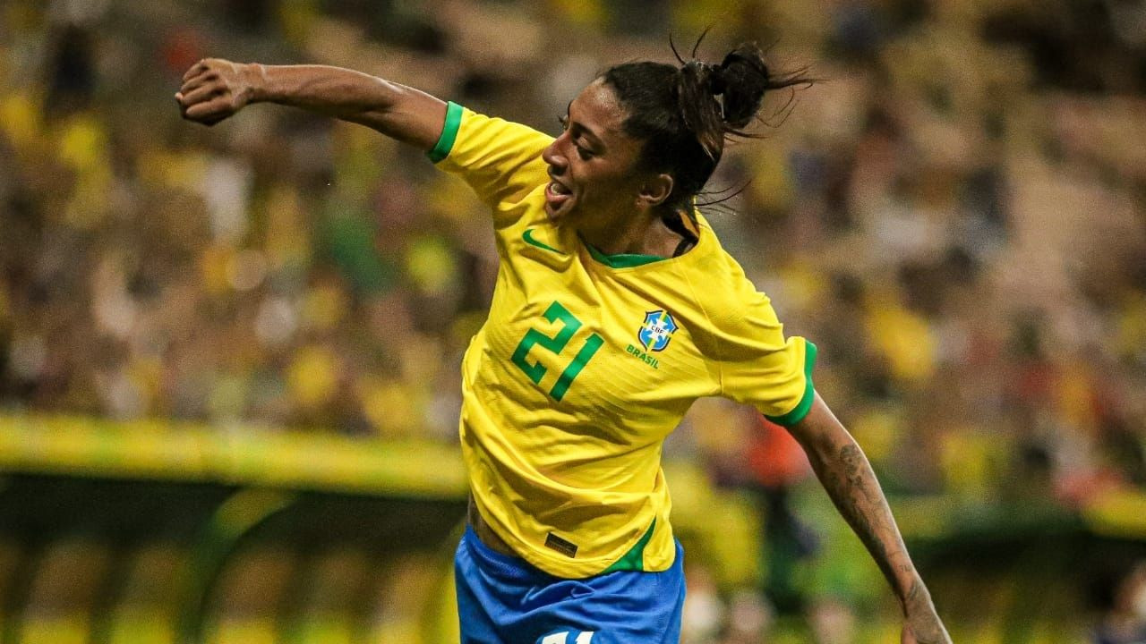 Kerolin có một tuổi thơ không hề dễ dàng. (Ảnh: Bola)