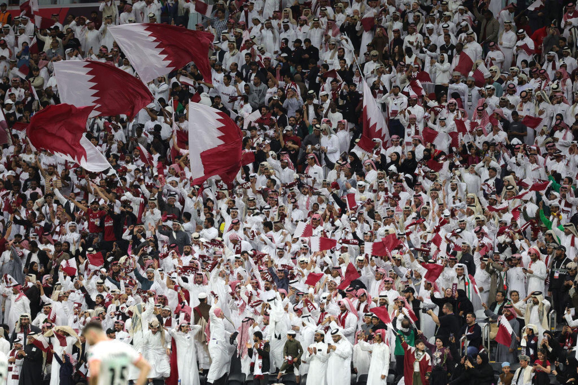 Người hâm mộ Qatar phủ kín các sân vận động ở Asian Cup 2023.