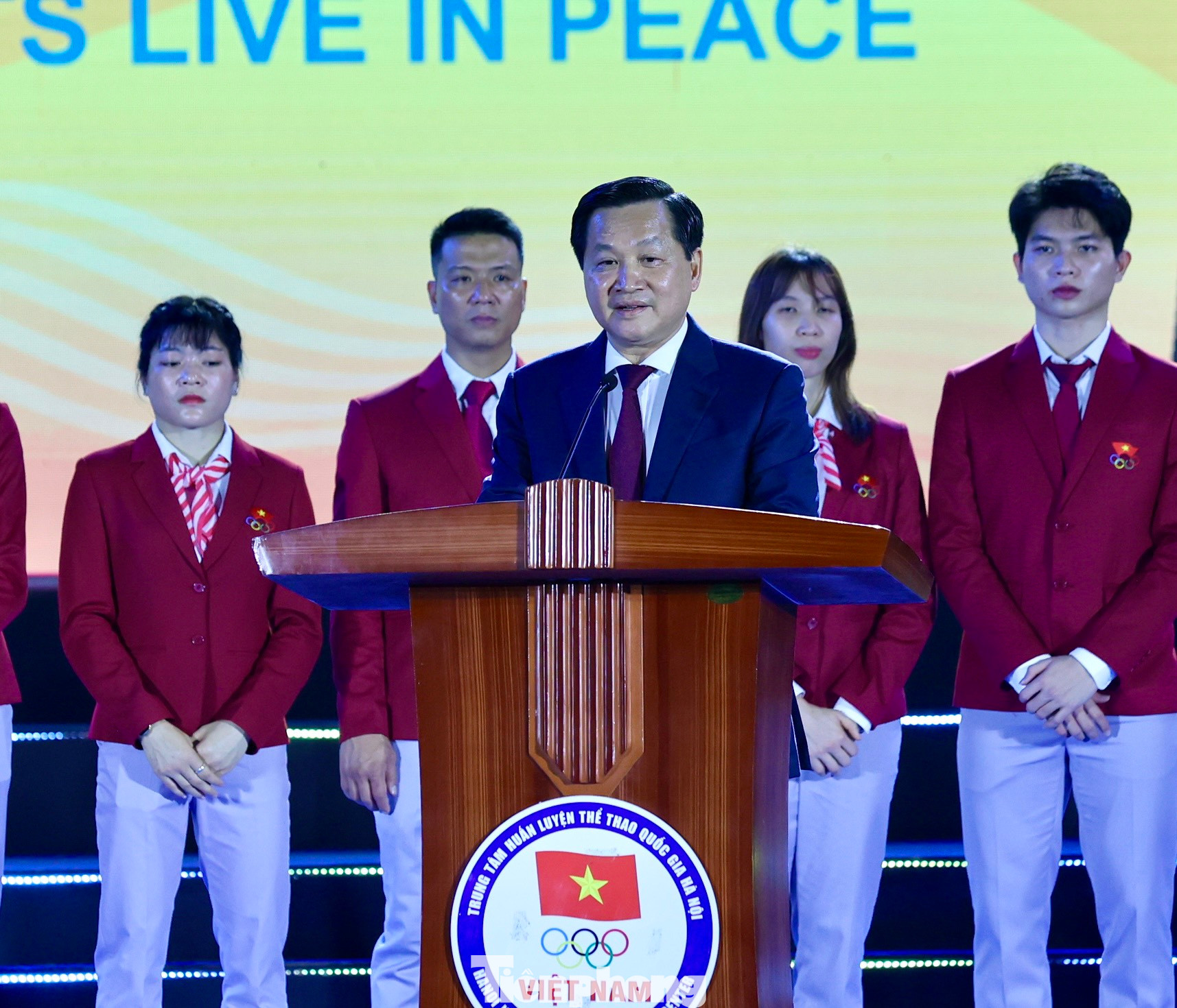 Thay mặt Lãnh đạo Đảng, Nhà nước, đồng chí Lê Minh Khái gửi tới toàn thể các cán bộ, huấn luyện viên, vận động viên, các chuyên gia của Đoàn thể thao Việt Nam lời chúc tốt đẹp nhất, góp phần nâng vị thế của thể thao Việt Nam lên một tầm cao mới.