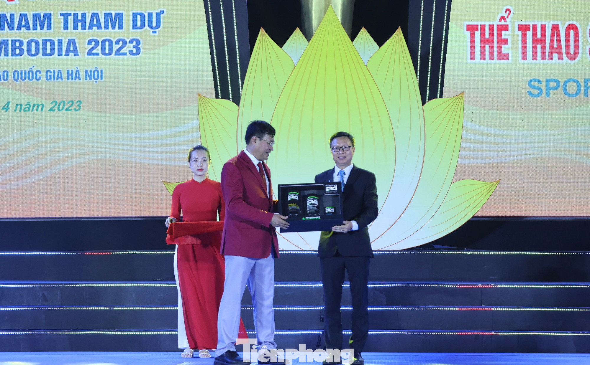 Ông Đặng Hà Việt cũng gửi lời cảm ơn chân thành tới các tổ chức, doanh nghiệp và các cá nhân đã đồng hành, hỗ trợ, tạo điều kiện về vật chất, tinh thần cho Đoàn Thể thao Việt Nam.