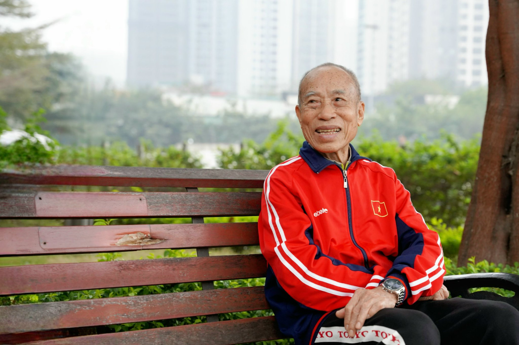 Vĩnh biệt huyền thoại Bùi Lương, người đã trở thành biểu tượng của Tiền Phong Marathon. (Ảnh: Trọng Quân)