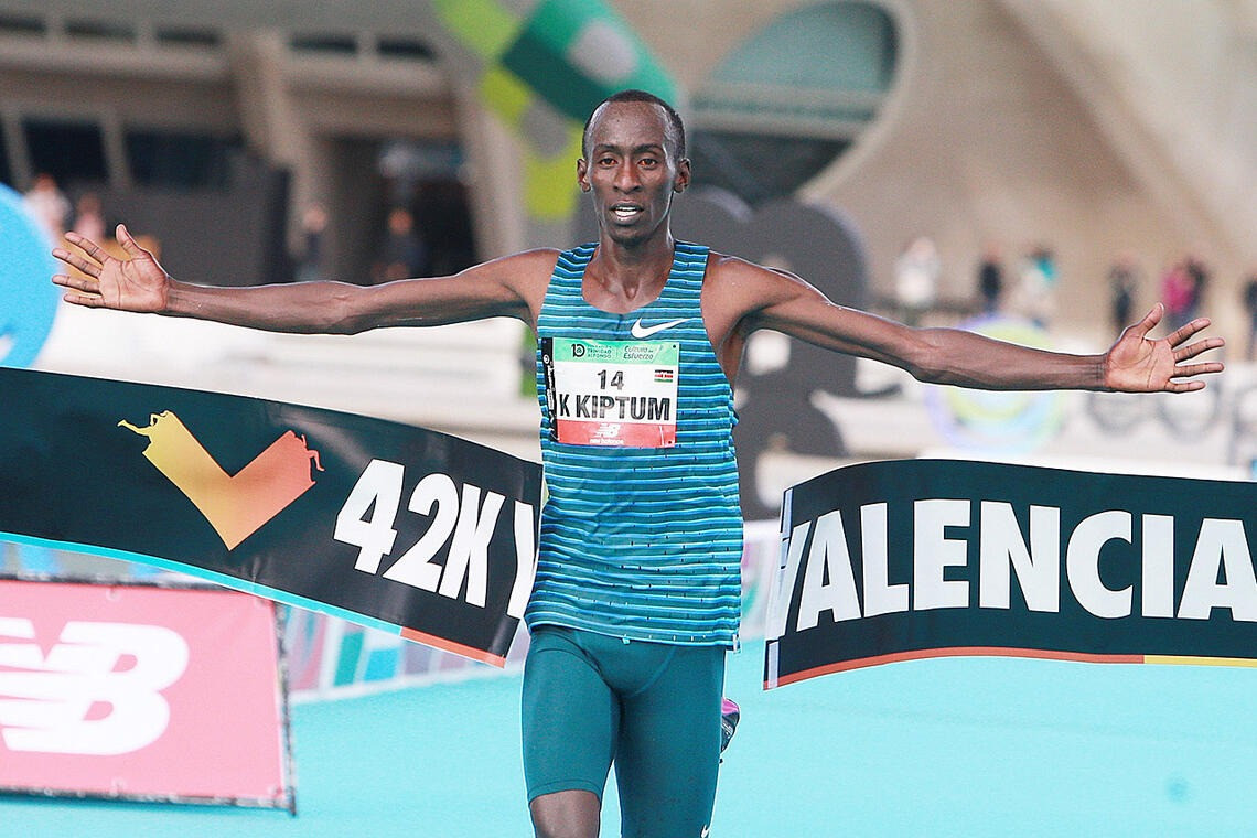 Kiptum và 3 lần về nhất, đồng thời phá kỷ lục các cuộc thi Valencia Marathon 2022, London Marathon 2023 và Chicago Marathon 2023.